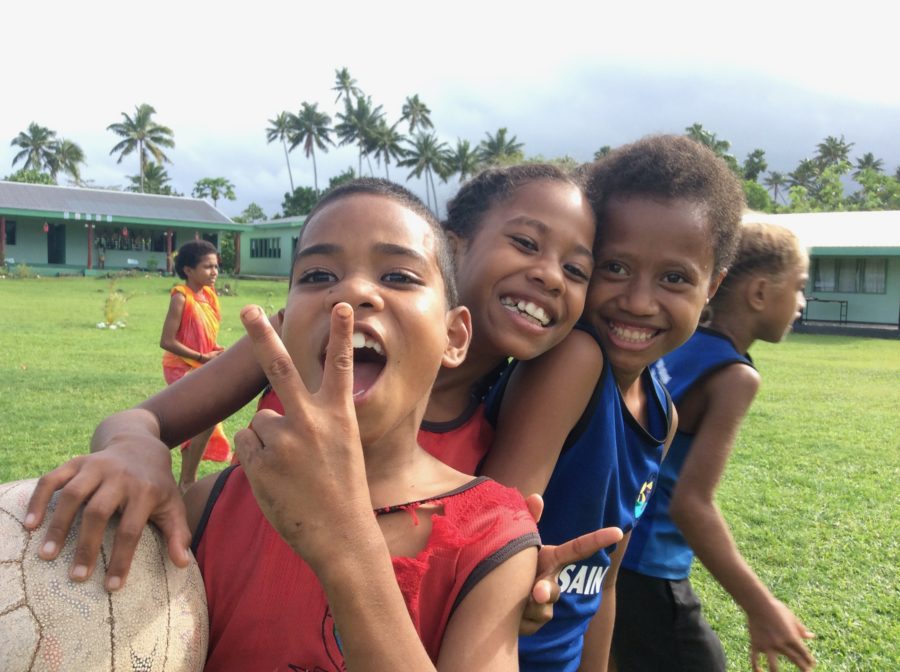 Teaching volunteers Fiji Island Spirit