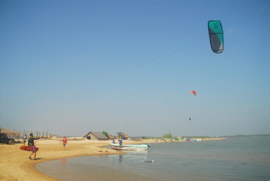 Kitesurflanka kitesurfing Kalpitiya Sri Lanka.14